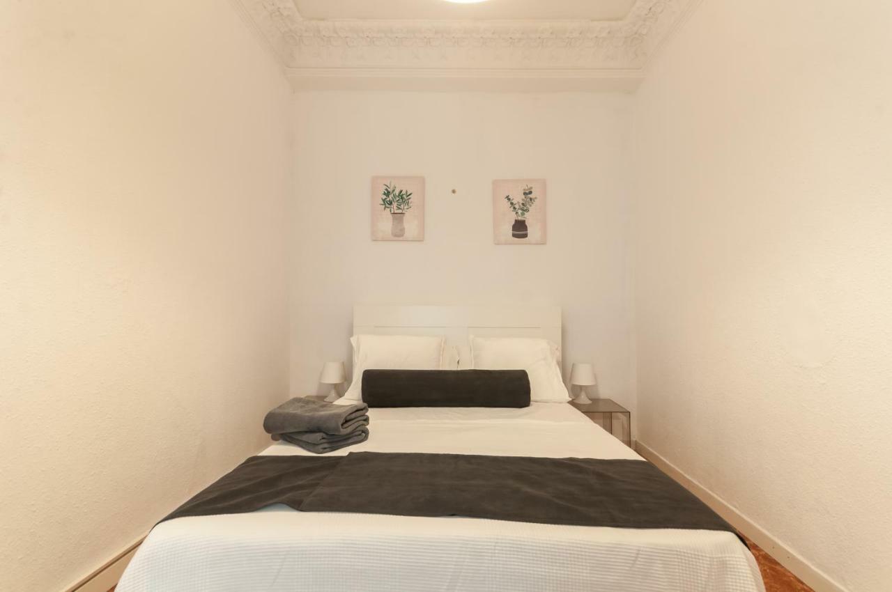 Apartment Gir80 Eixample Casanova 72